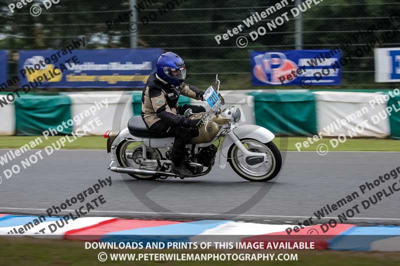 Vintage motorcycle club;eventdigitalimages;mallory park;mallory park trackday photographs;no limits trackdays;peter wileman photography;trackday digital images;trackday photos;vmcc festival 1000 bikes photographs